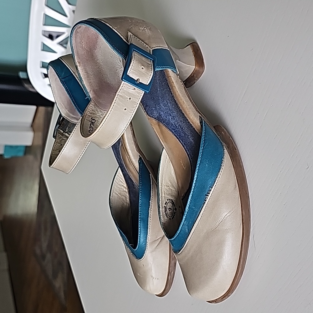 Fluevog Wearever kitten heels size 9